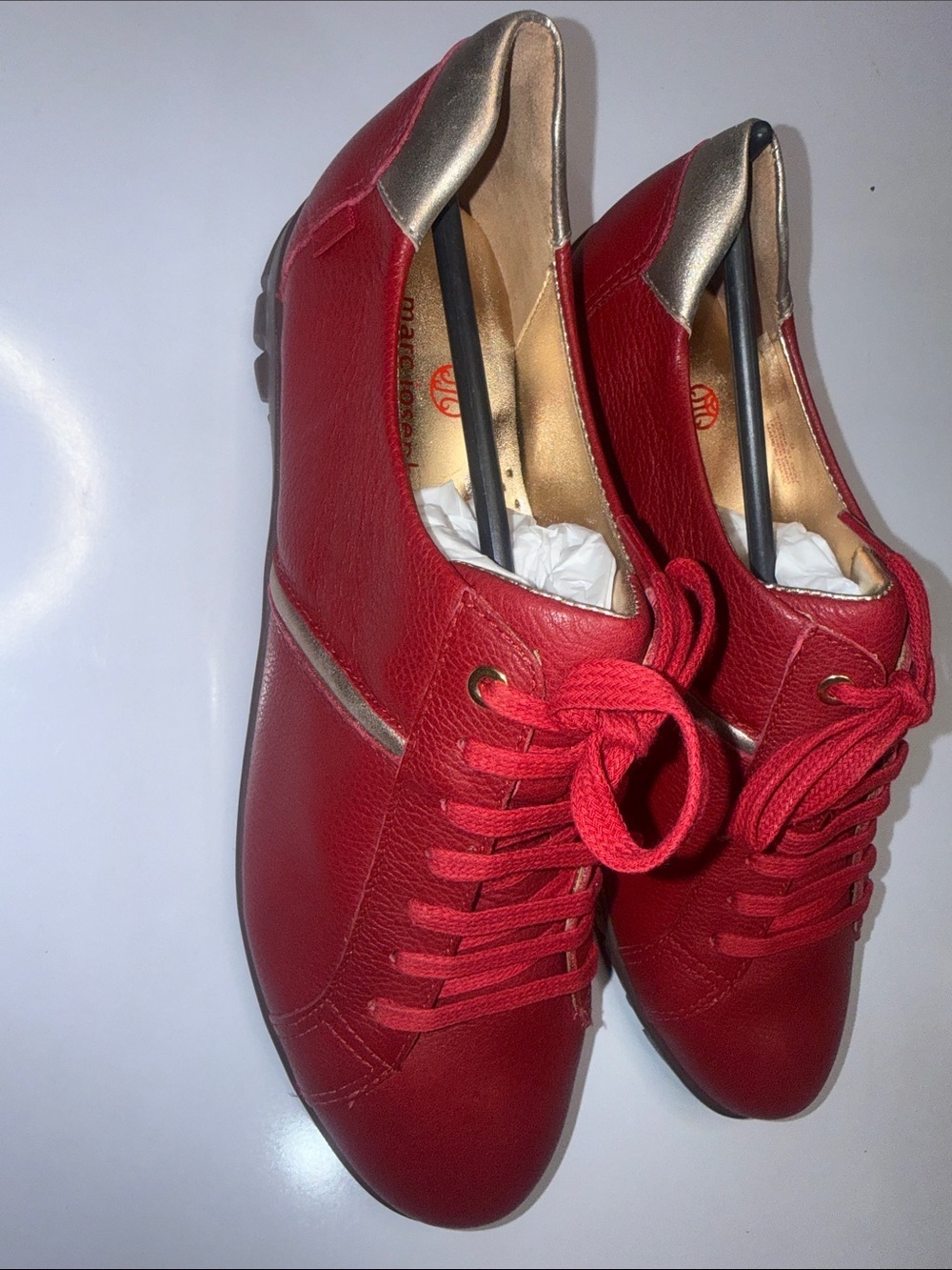 Marcjoseph Golf women's Red NapLeather Lace-Up Sneakers with Gold Accent Size 6.